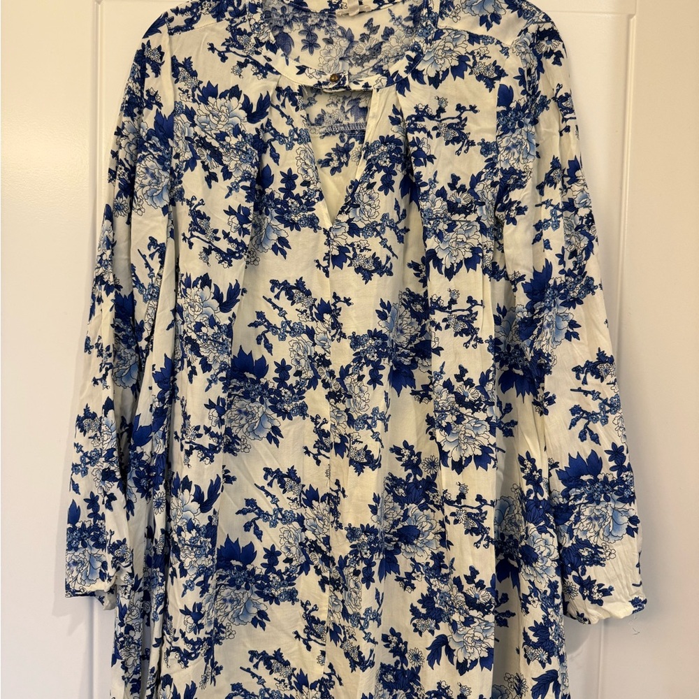 Floral Blue and White Women's Top